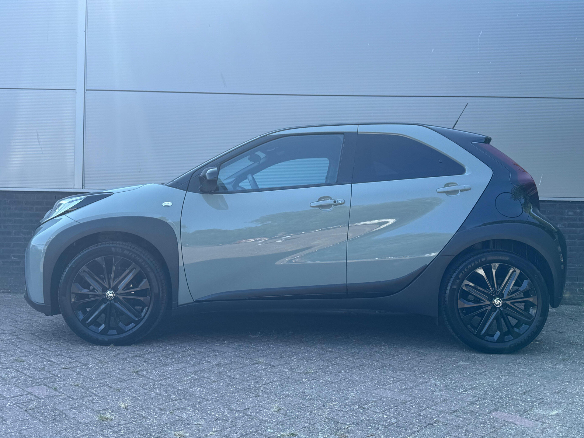 Toyota Aygo X 1.0 VVT-i S-CVT Premium - Afbeelding 2