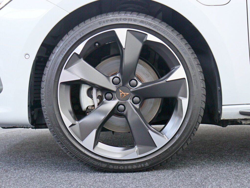 Cupra León