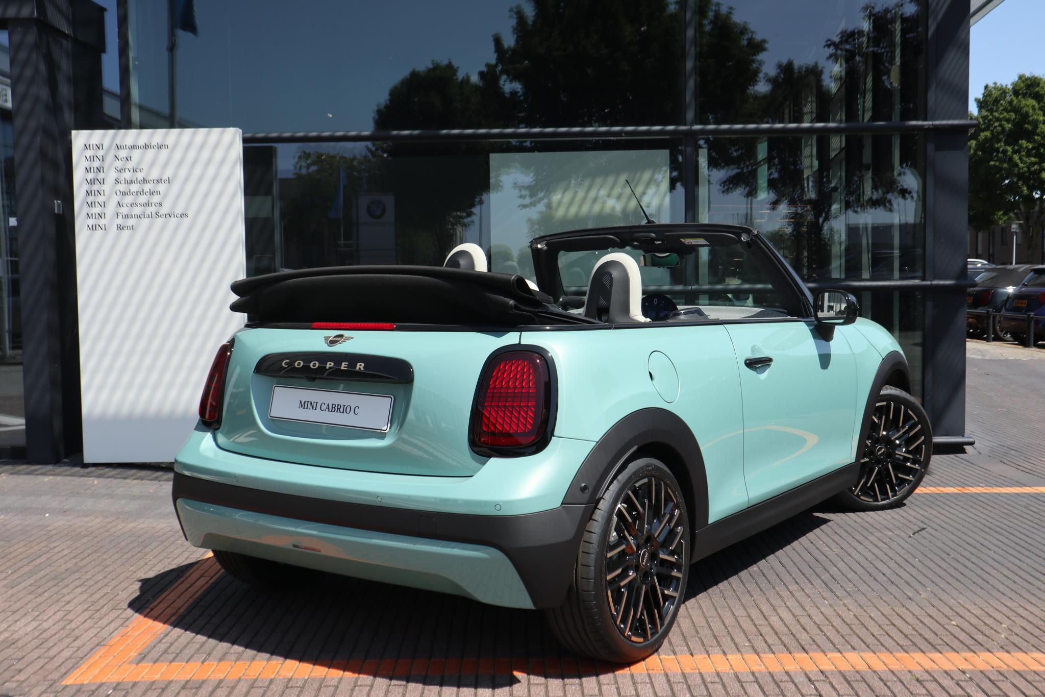 MINI Cabrio 1.5 Cooper C - Afbeelding 2