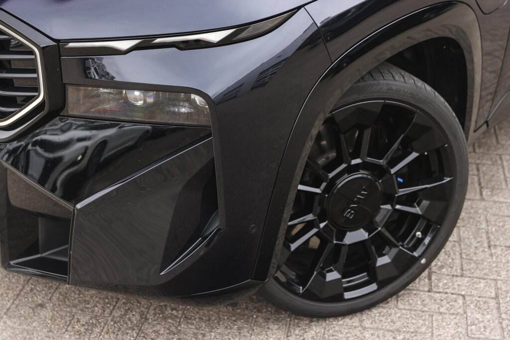 BMW XM 32