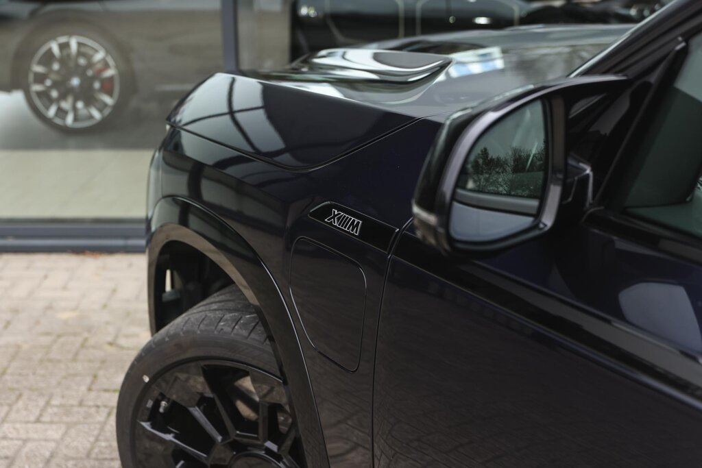 BMW XM 33