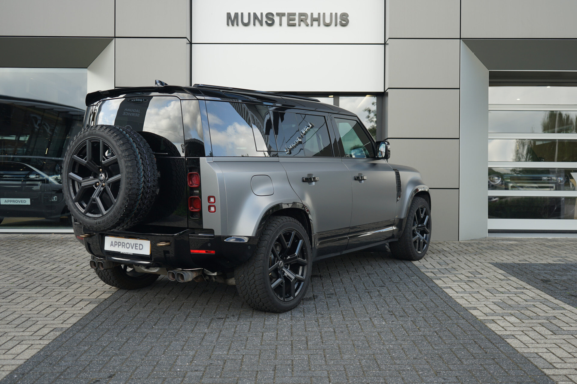 Land Rover Defender 110 2.0 P300e 110 S - Afbeelding 2