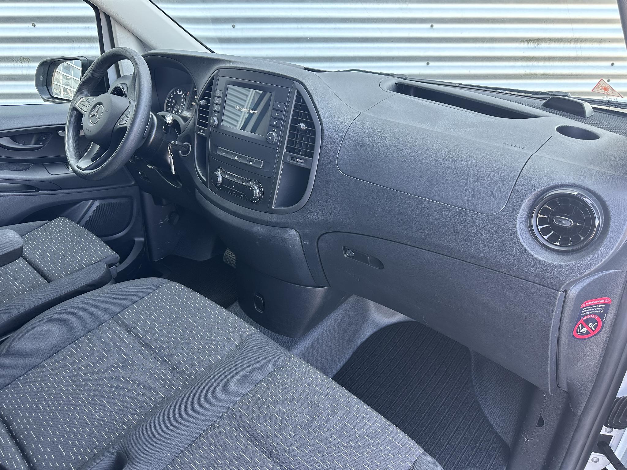 Mercedes-Benz eVito eVito 112 66kWh Airco Apple Carplay Navigatie - Afbeelding 3