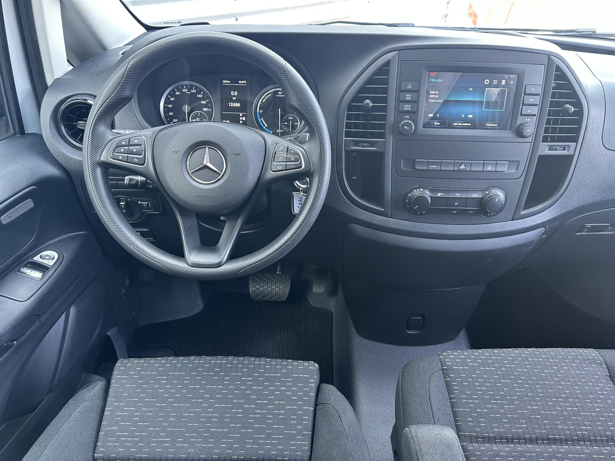 Mercedes-Benz eVito eVito 112 66kWh Airco Apple Carplay Navigatie - Afbeelding 4
