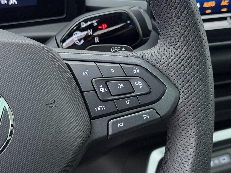 Volkswagen T-Roc R-Line First Edition 1.5 eTSI 110 kW / 150 PK
