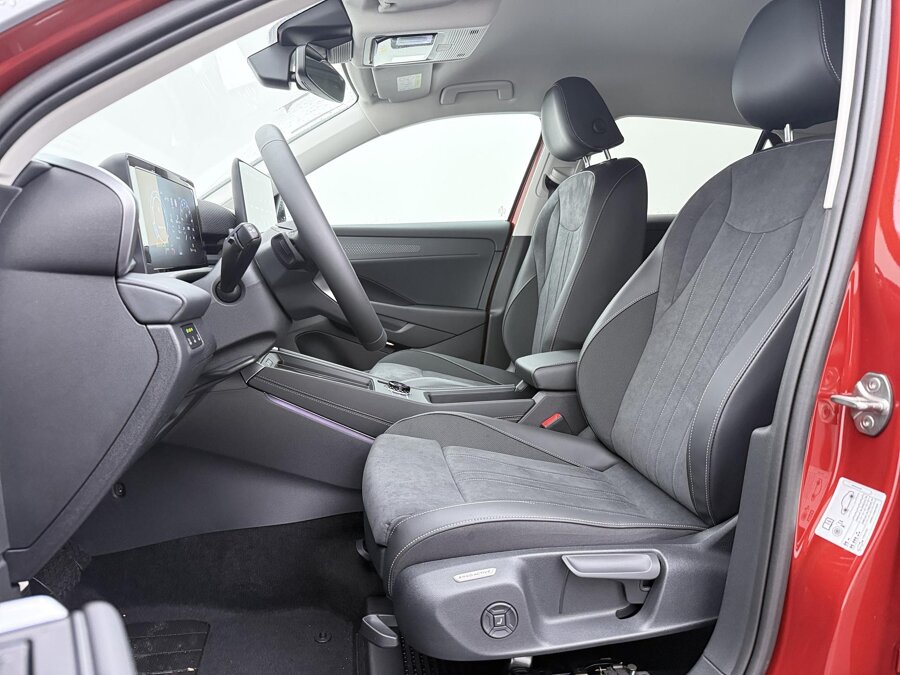 Volkswagen T-Roc Style First Edition 1.5 eTSI 85 kW / 116 PK