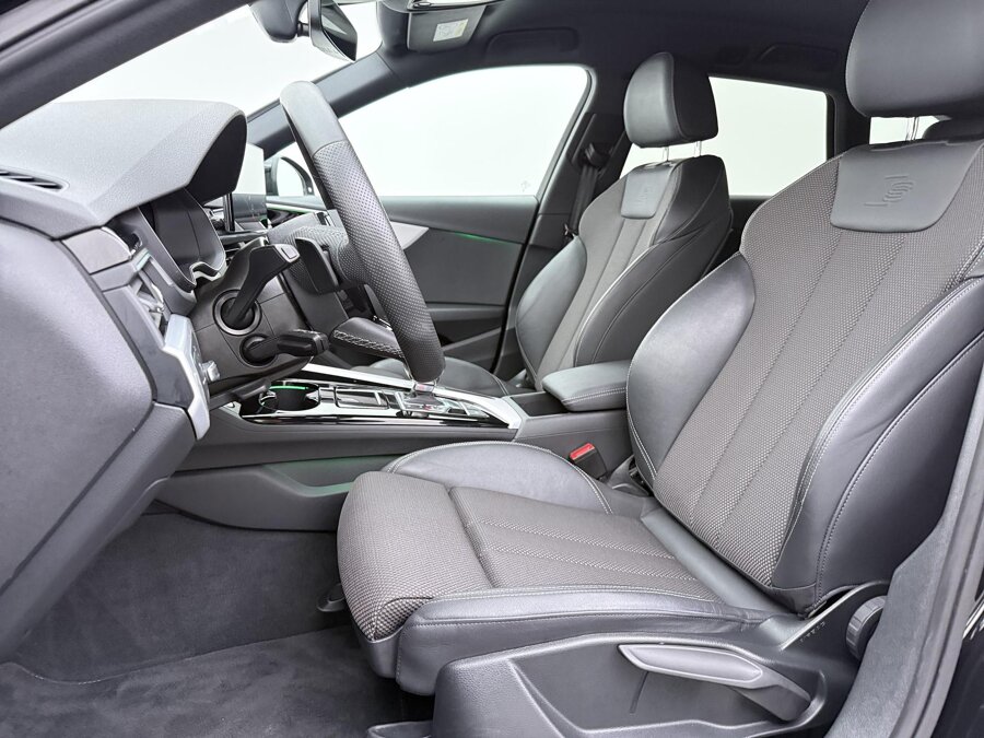 Audi A4 Avant 35 TFSI S-line