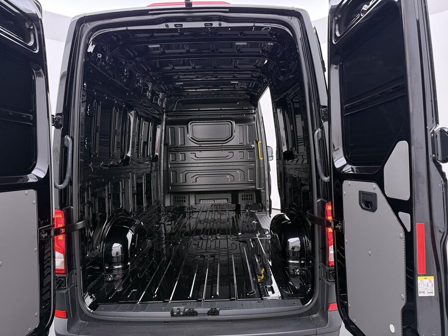 Volkswagen Bedrijfswagens Crafter 30 2.0 TDI 140 PK Autom. L3H3 Highline