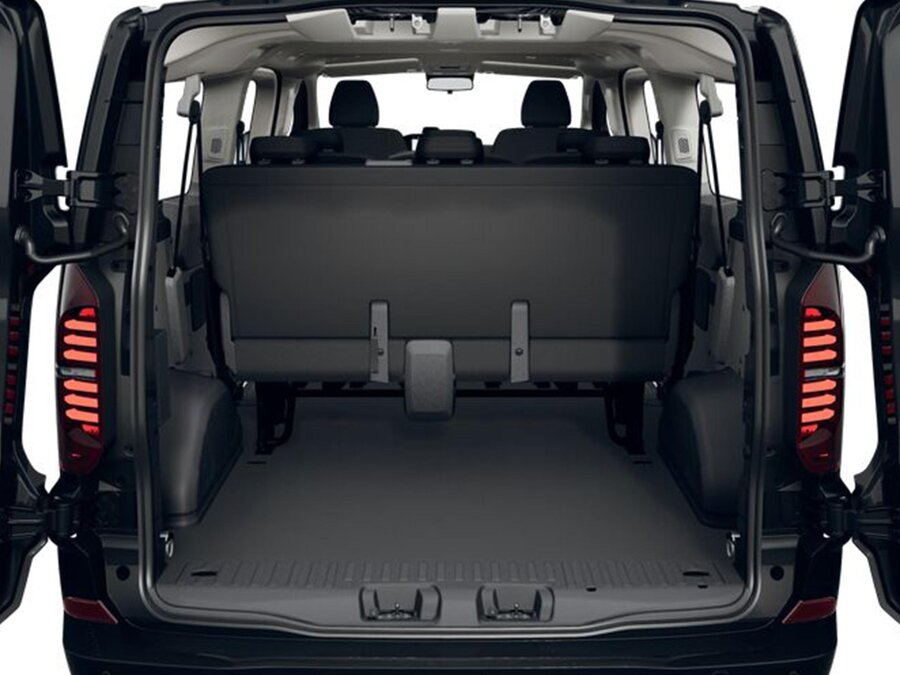 Volkswagen Bedrijfswagens Transporter Kombi Life L2 2.5 eHybrid 171 kW / 233 pk
