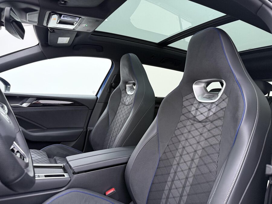 Volkswagen Passat Variant 1.5 eHybrid R-Line Business