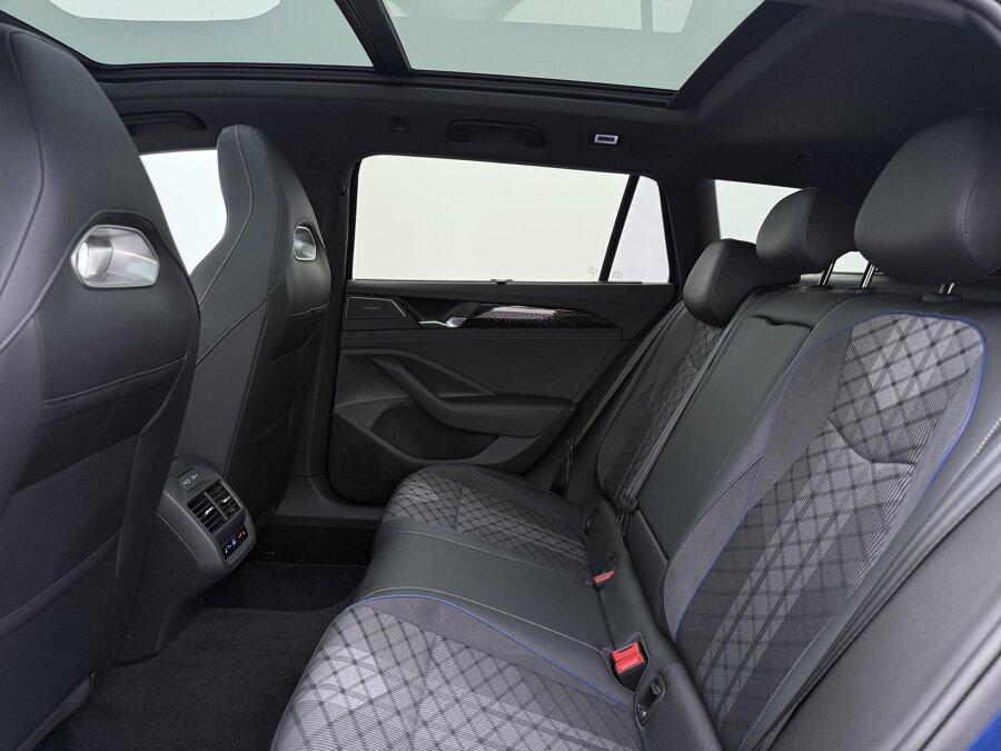 Volkswagen Passat Variant 1.5 eHybrid R-Line Business