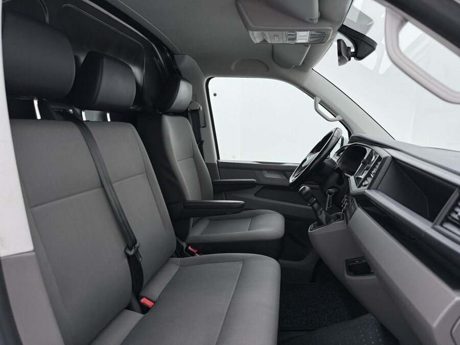 Volkswagen Bedrijfswagens Transporter 2.0 TDI 150 PK L1H1 28 Highline
