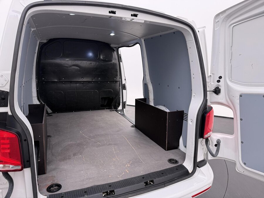 Volkswagen Bedrijfswagens Transporter 2.0 TDI 150 PK L1H1 28 Highline