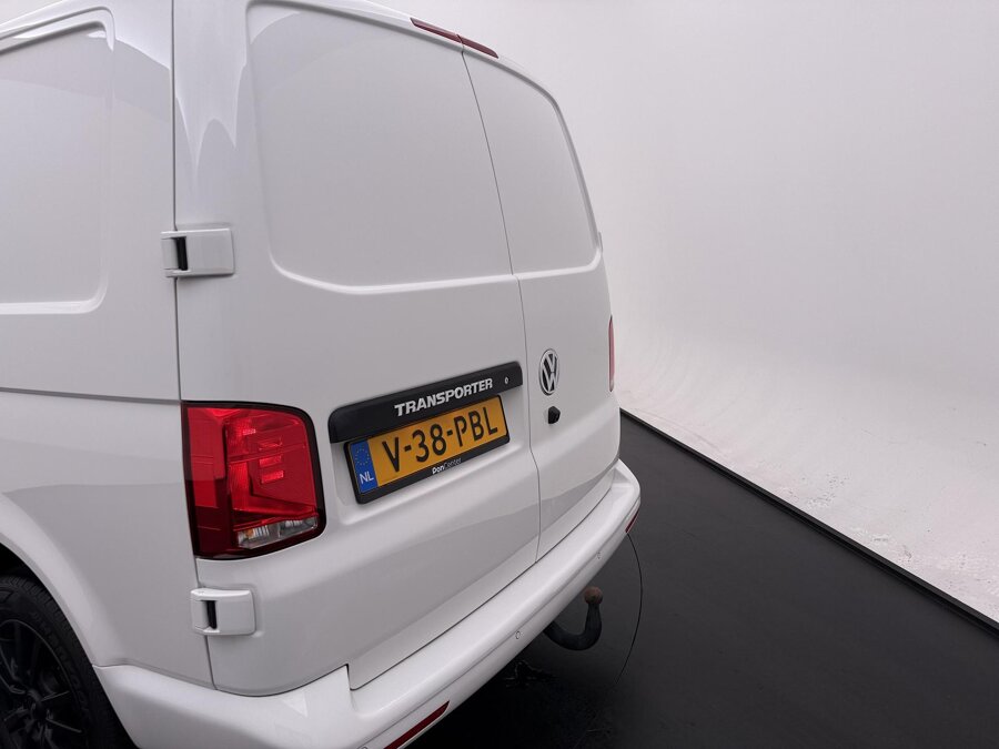 Volkswagen Bedrijfswagens Transporter 2.0 TDI 150 PK L1H1 28 Highline
