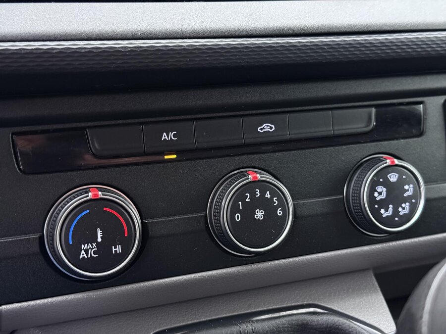 Volkswagen Bedrijfswagens Transporter 2.0 TDI 150 PK L1H1 28 Highline