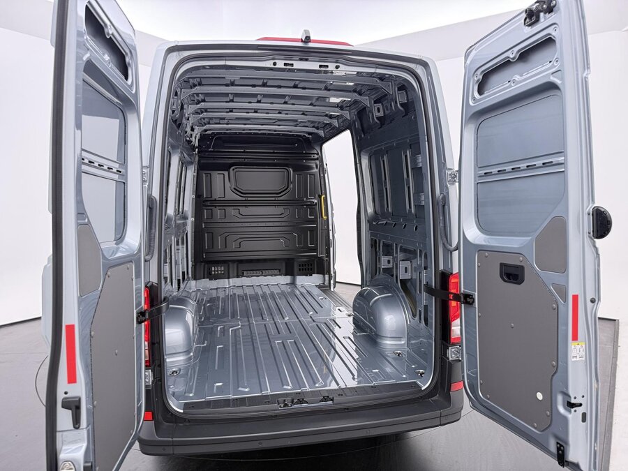 Volkswagen Bedrijfswagens Crafter 30 2.0 TDI 140 PK Autom. L3H3 Highline