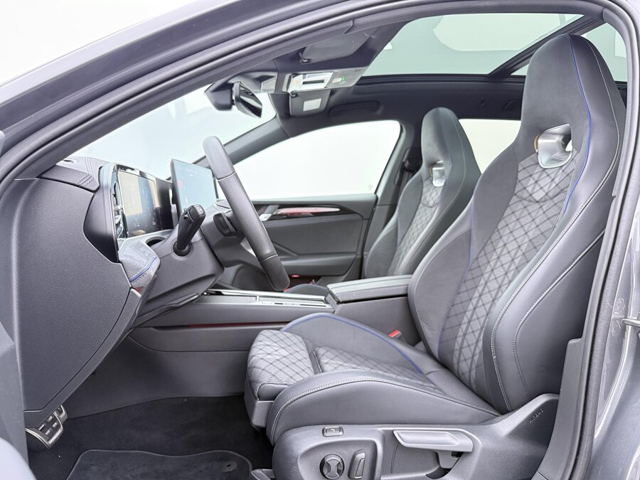 Volkswagen Passat Variant 1.5 eHybrid R-Line Edition