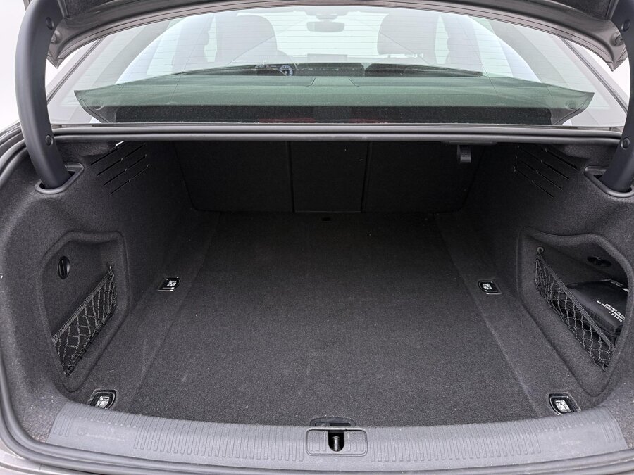 Audi A4 Limousine 40 TFSI S edition