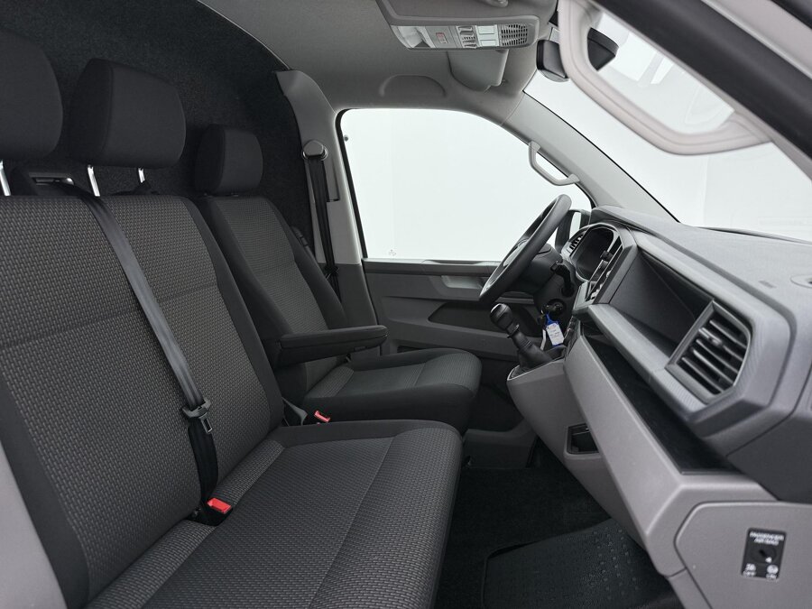 Volkswagen Bedrijfswagens Transporter 2.0 TDI 110 PK L2H1 28 Comfortline