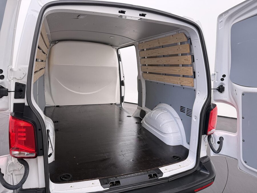 Volkswagen Bedrijfswagens Transporter 2.0 TDI 110 PK L2H1 28 Comfortline