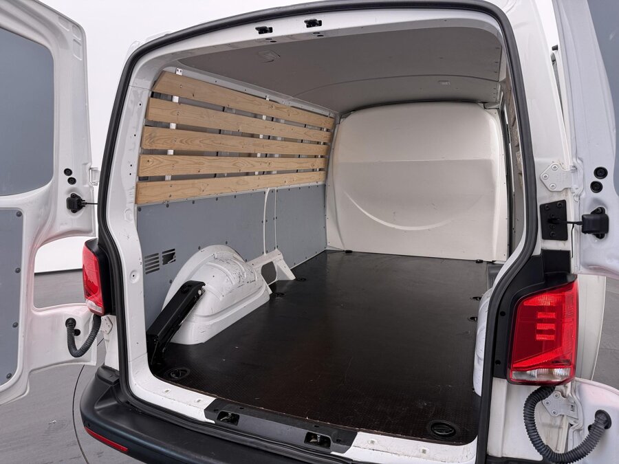 Volkswagen Bedrijfswagens Transporter 2.0 TDI 110 PK L2H1 28 Comfortline