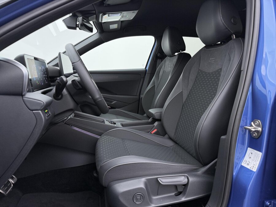 Volkswagen T-Roc R-Line First Edition 1.5 eTSI 110 kW / 150 PK