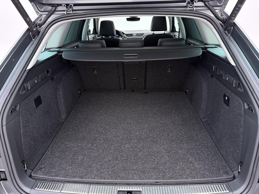 Škoda Superb Combi 1.4 TSI iV Business Edition Plus