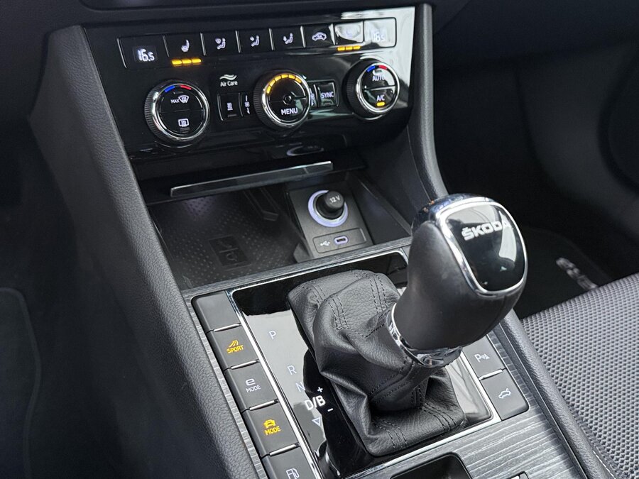Škoda Superb Combi 1.4 TSI iV Edition Plus