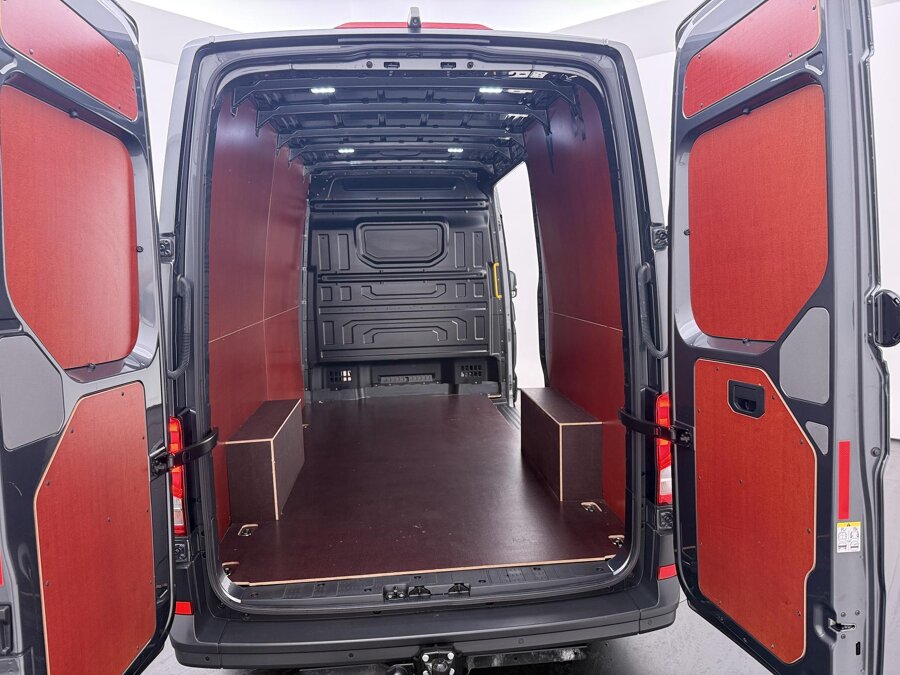 Volkswagen Bedrijfswagens Crafter 30 2.0 TDI 140 PK Aut. L3H3 Highline