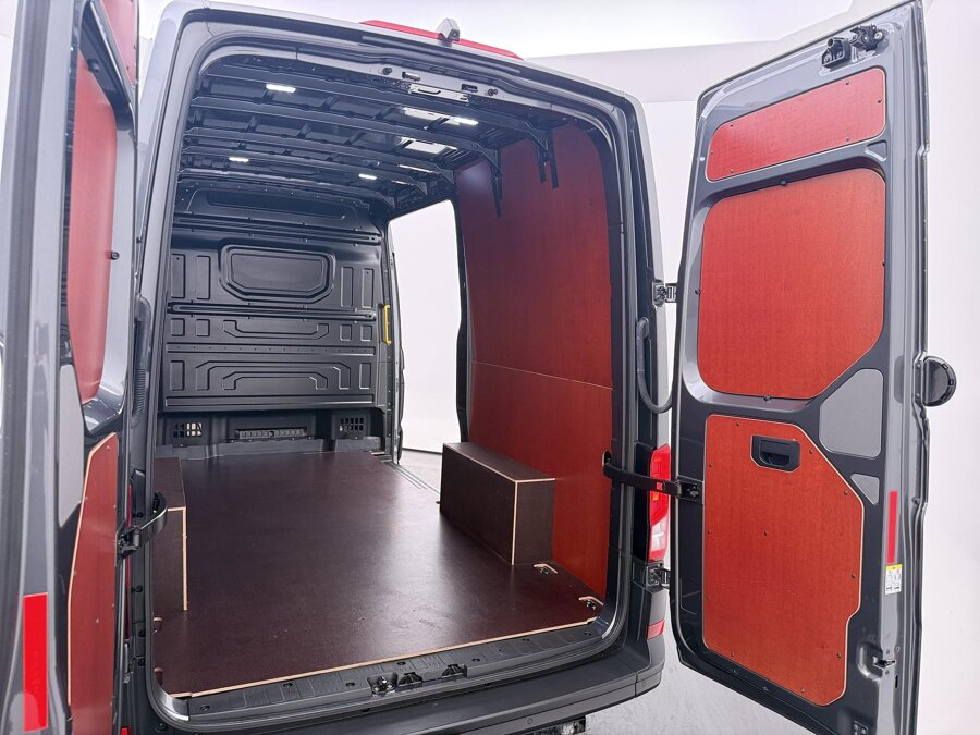 Volkswagen Bedrijfswagens Crafter 30 2.0 TDI 140 PK Aut. L3H3 Highline