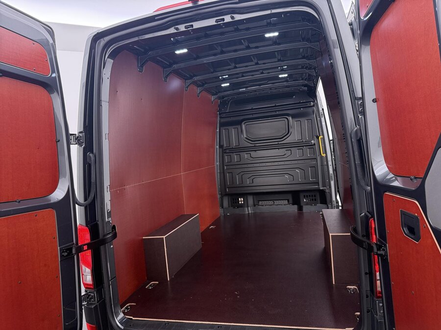 Volkswagen Bedrijfswagens Crafter 30 2.0 TDI 140 PK Aut. L3H3 Highline