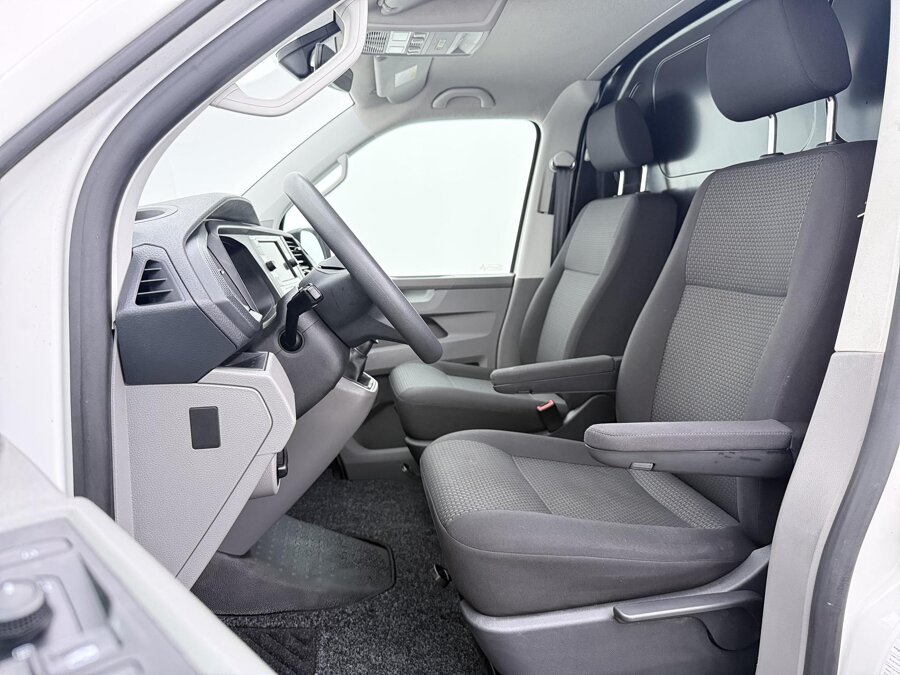 Volkswagen Bedrijfswagens Transporter 2.0 TDI 110 PK L1H1 28 Comfortline
