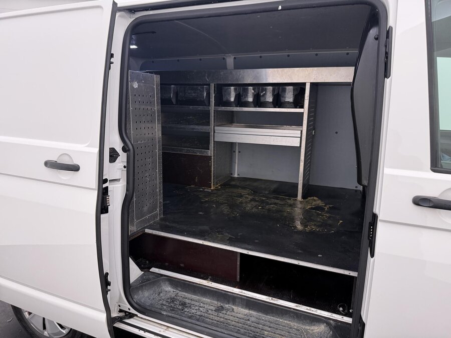 Volkswagen Bedrijfswagens Transporter 2.0 TDI 110 PK L1H1 28 Comfortline