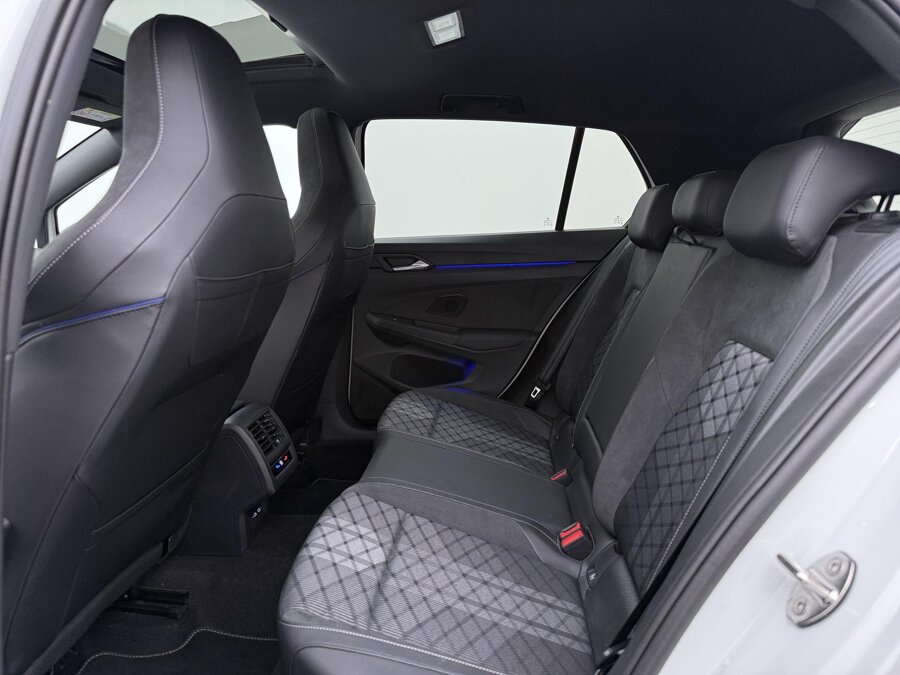 Volkswagen Golf 1.5 eTSI R-Line Edition