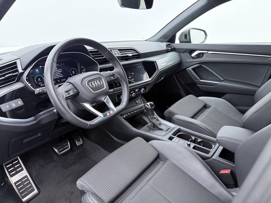 Audi Q3 Sportback 45 TFSIe S-line