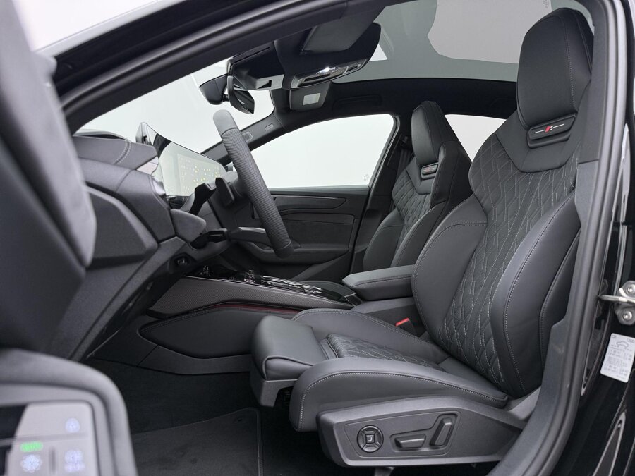 Audi A6 Limousine S edition Competition 2.0 e-hybrid 270 kW / 367 PK