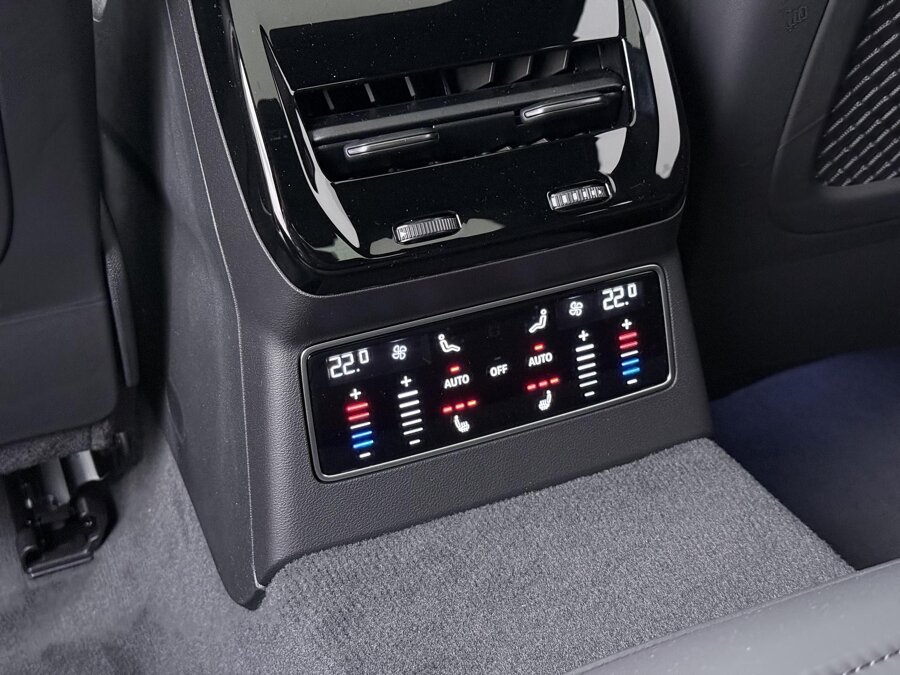 Audi A6 Limousine S edition Competition 2.0 e-hybrid 270 kW / 367 PK