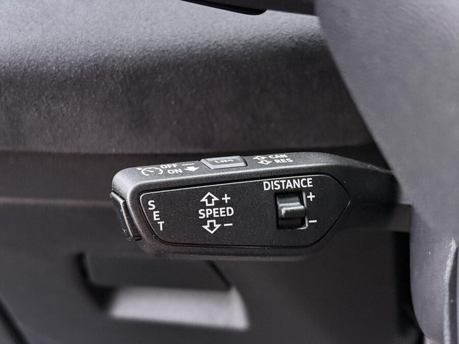 Audi A6 Limousine S edition Competition 2.0 e-hybrid 270 kW / 367 PK