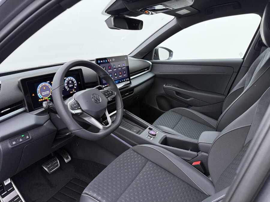 Volkswagen T-Roc R-Line First Edition 1.5 eTSI 110 kW / 150 PK