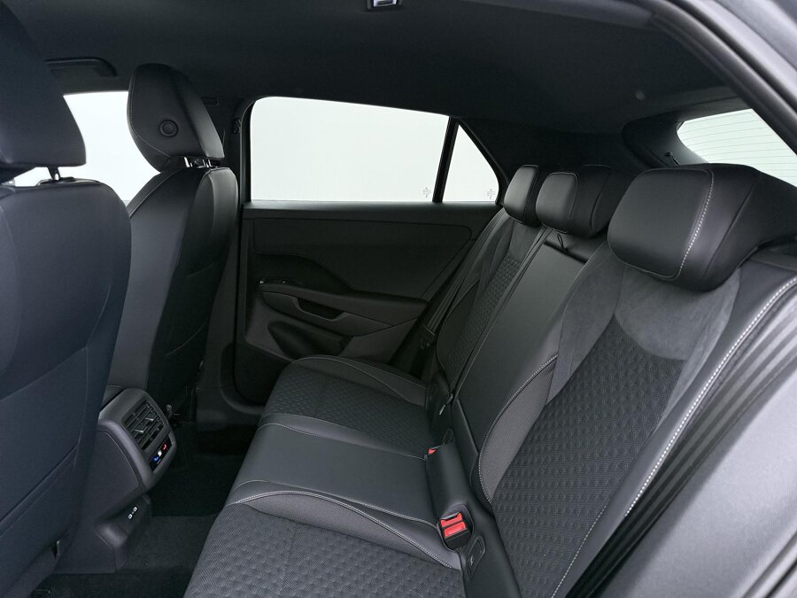 Volkswagen T-Roc R-Line First Edition 1.5 eTSI 110 kW / 150 PK