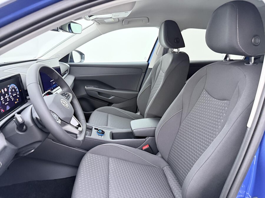 Volkswagen T-Roc Life First Edition 1.5 eTSI 85 kW / 116 PK