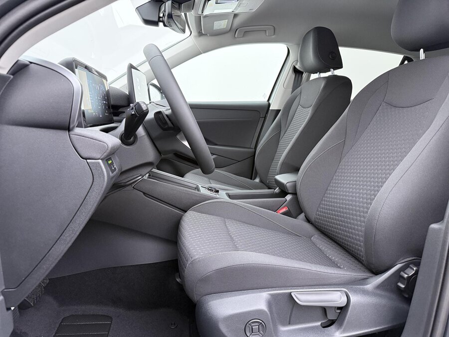 Volkswagen T-Roc Life First Edition 1.5 eTSI 85 kW / 116 PK
