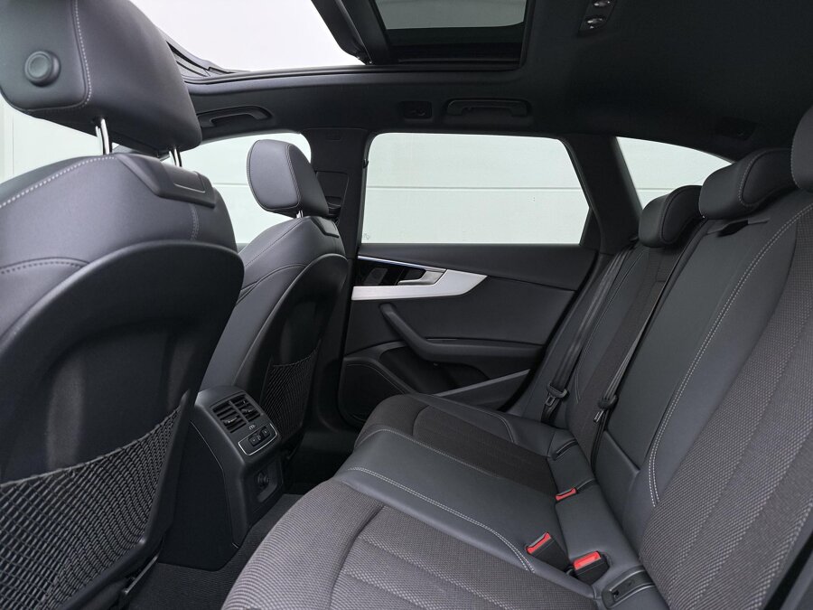 Audi A4 Avant 35 TFSI S-line