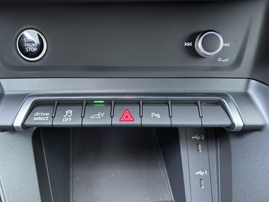 Audi Q3 45 TFSI e S-line