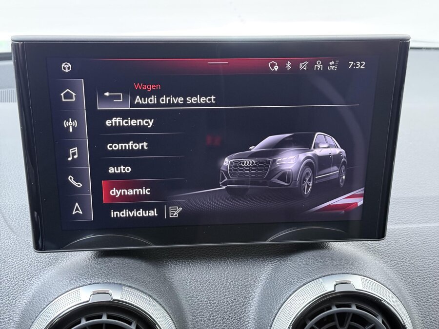 Audi Q2 35 TFSI S-line