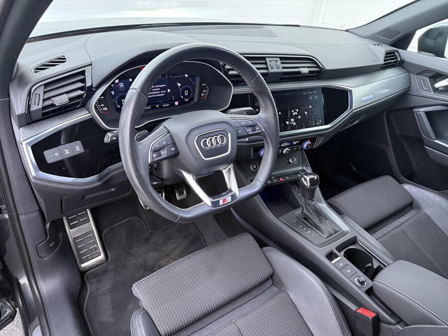 Audi Q3 Sportback 45 TFSIe S-line