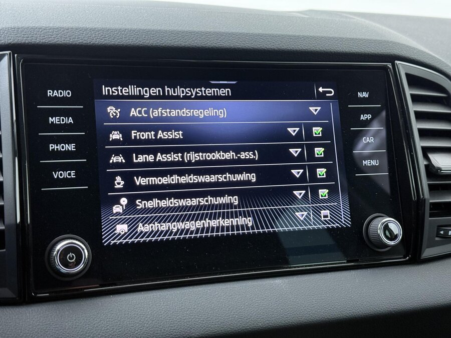 Škoda Karoq Business Edition 1.5 TSI 110 kW / 150 PK