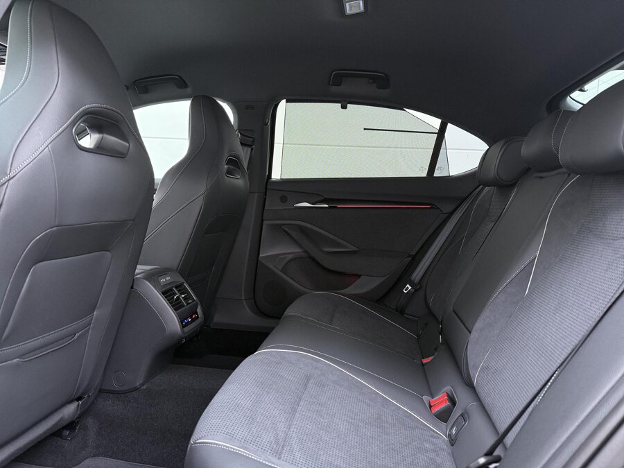 Škoda Superb Sportline Business 1.5 TSI PHEV 150 kW / 204 PK