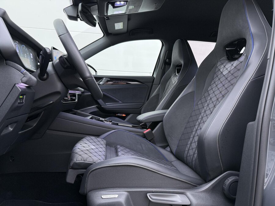Volkswagen Tayron 1.5 eHybrid R-Line