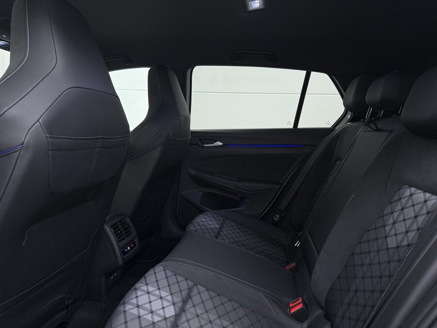Volkswagen Golf 1.5 eTSI R-Line